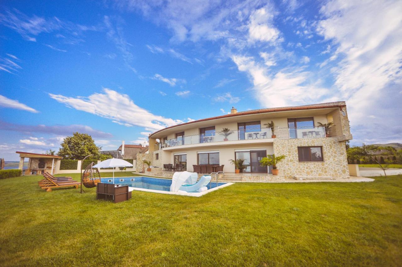 Casa Miralago Boutique Adults Only Tulcea Exteriör bild